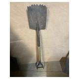 Shingle shovel