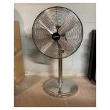 Holmes standing adjustable fan