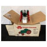 Ertl-Toy Farmer 1/16 scale