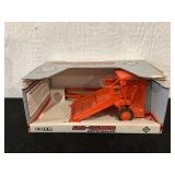 Ertl Allis-Chalmers Roto Baler. 1/16 scale