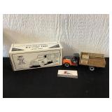 1/34 First Gear 1951 Ford F-6 Full Rack Stake