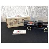 1/34 Ertl Harley Davidson 1931 Hawkeye Tanker Bank