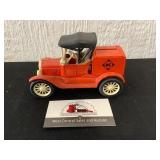 Ertl Replica 1913 Ford Model T Runabout Bank