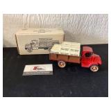 Ertl 1/38 1926 Mack Crate Bank