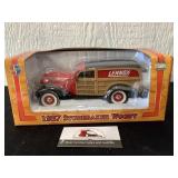 1/24 LENNOX 1937 Studebaker Woody