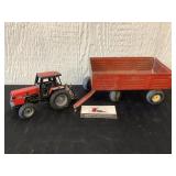Ertl 1/32 Case International 2294 and Wagon