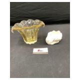 Venetian glass vase and glass frog