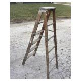 6 ft wood Ladder