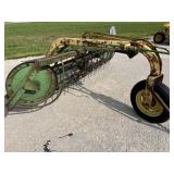 John Deere 640 Rake