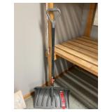 Suncast Snow Shovel