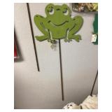 Frog wall decor