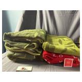 New Christmas towels and rug