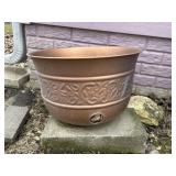 Copper garden hose pot