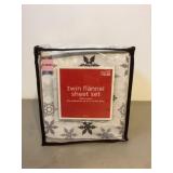 Twin flannel sheet set