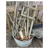 Galvanized tub of wood