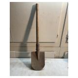 Folding shovel