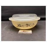 Pyrex golden Branch Round Casserole Dish