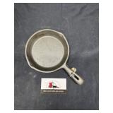 Cast iron skillet