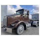Kenworth T-800 Semi Tractor