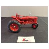 1:16 scale metal Farmall tractor