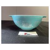 Pyrex  utter print bowl