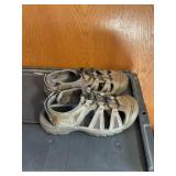 Keen womens size 9.5