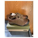 Womens size 9 keen presidos