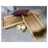 Trays and pillows