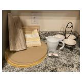 Table place mats and decor