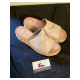 Dolce Vita sandals size 8