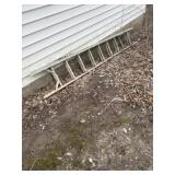 Aluminum extension ladder