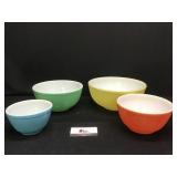 Vintage Pyrex Set Vintage Pyrex Set