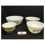 Vintage Pyrex Nesting Set Vintage Pyrex Nesting Set