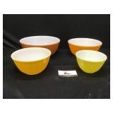 Vintage Pyrex Nesting Bowls