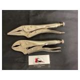Adjustable locking pliers