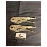 Adjustable locking pliers