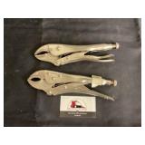 Adjustable locking pliers