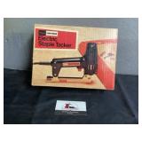 Electric staple tacker