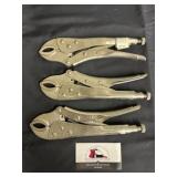 Adjustable locking pliers