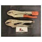 Adjustable locking pliers
