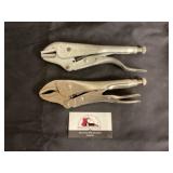 Adjustable locking pliers