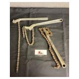 Chain wrenches