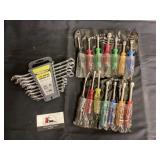 Nut drivers and wrench set