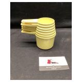 Tupperware measuring cups