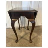 Drop leaf side table