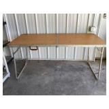 Folding table
