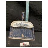 Vintage metal dust pan