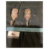 Cast-iron owl coat hangers