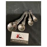 Measuring spoons