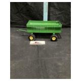 John Deere wagon